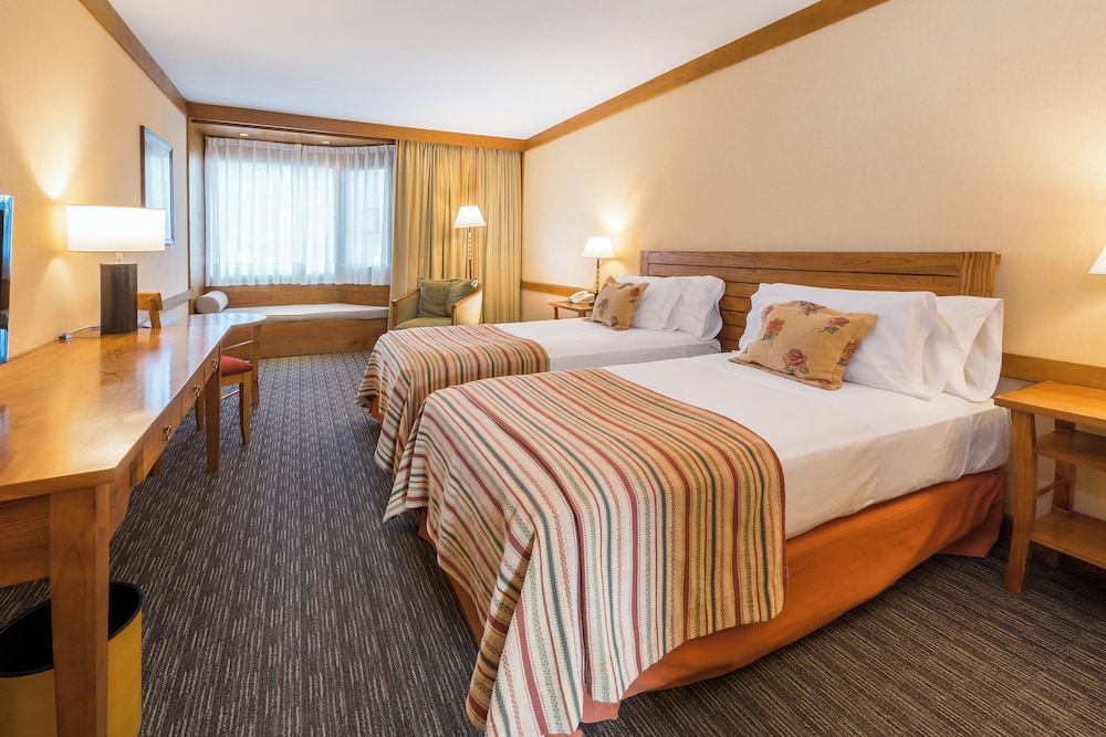 Superior, Triple, 3 Beds, Lake View, Mirador del Lago Hotel 2/4