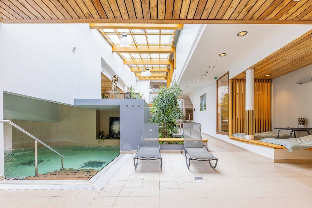 Hotel Radiana 12/64