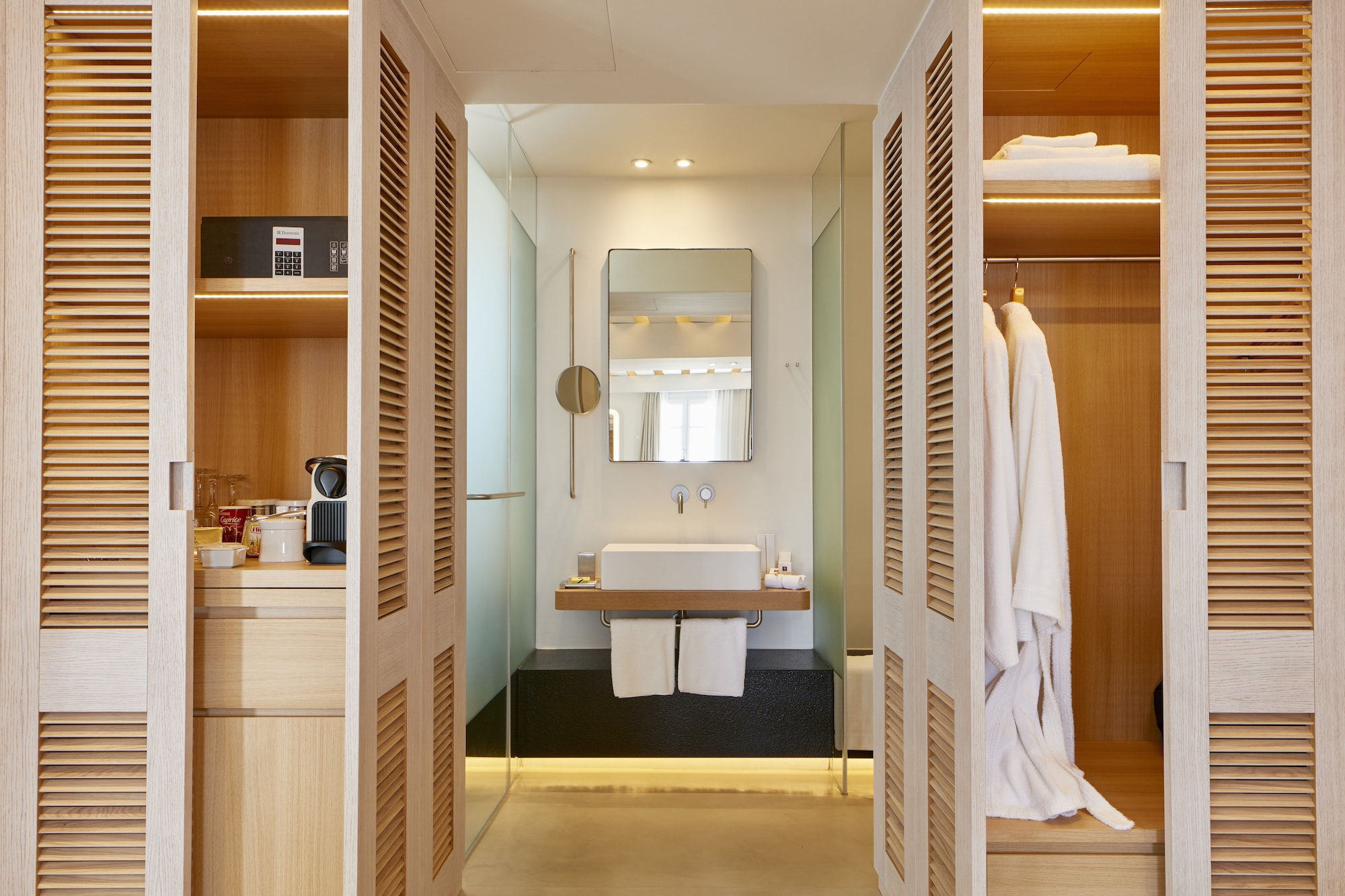 Suite, King Bed, Sea View, Outdoor Jetted Tub, Sofa