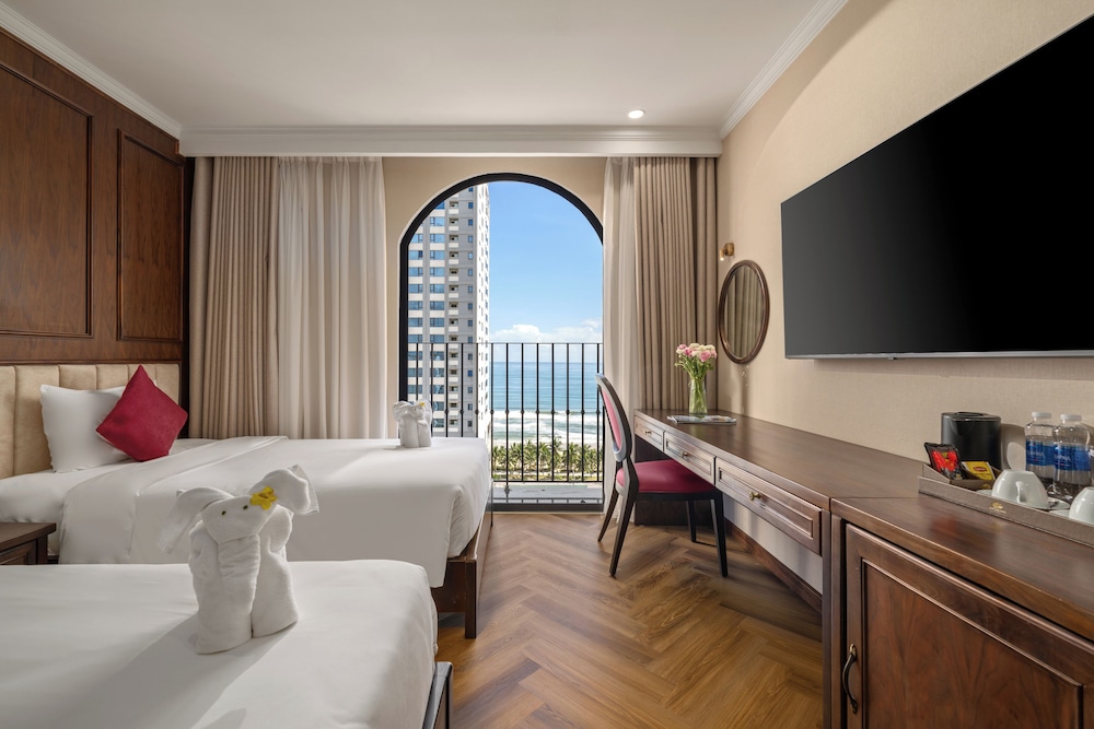 Golden Lotus Luxury Hotel Da Nang 14/50