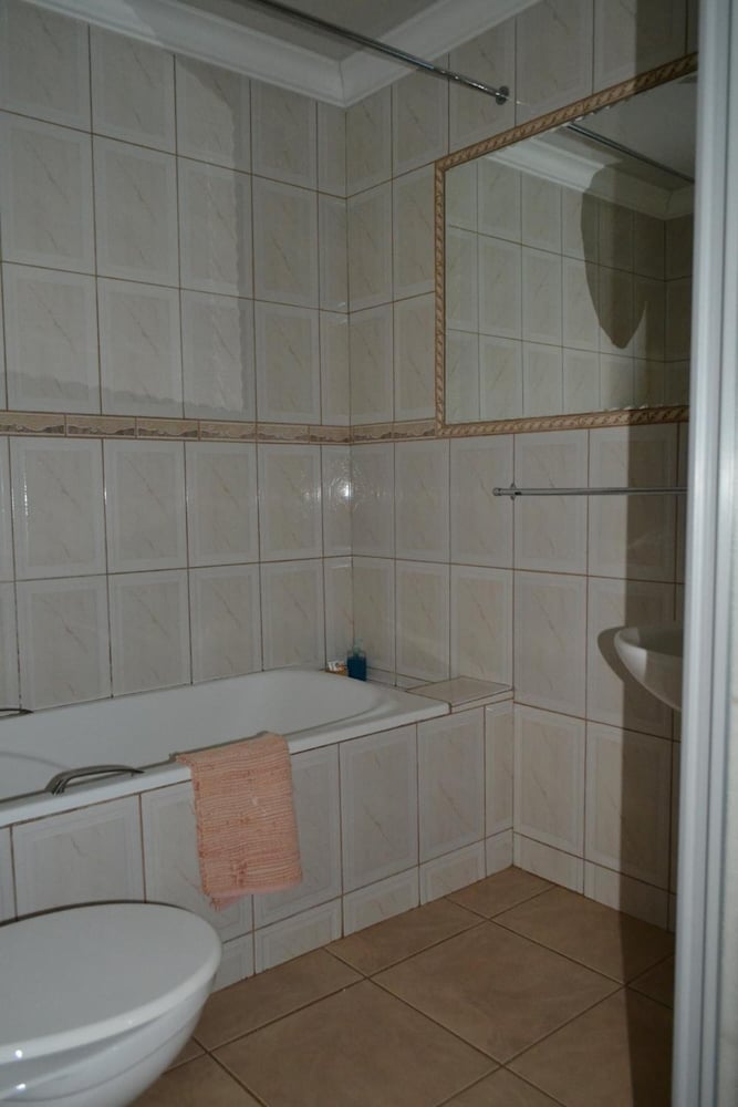 Kamogelo Guest House 45/47