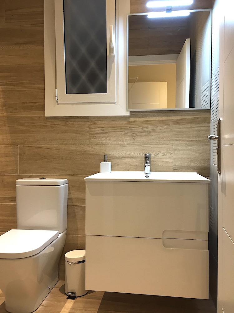 Hip Karma Hostel Shared Rooms 35/50
