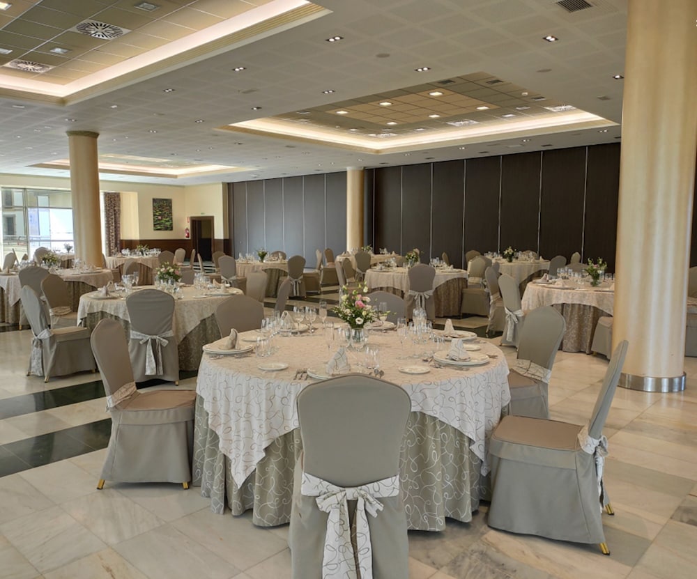 Hotel Palacio De La Magdalena 25/33