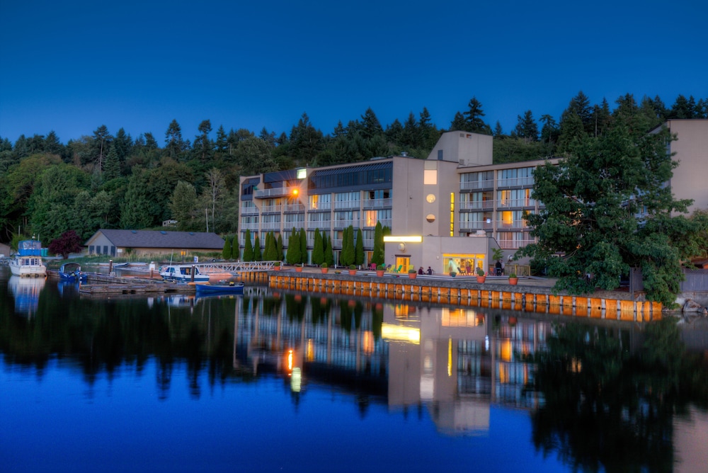 Oceanfront Suites At Cowichan Bay 4/63