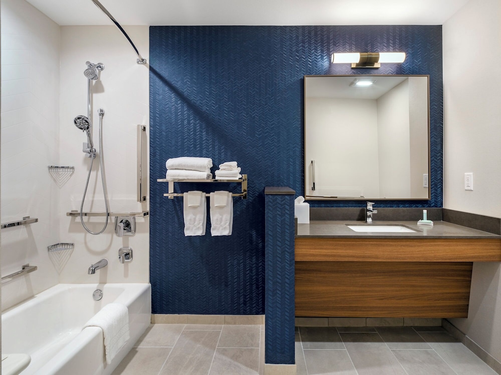 Fairfield by Marriott Inn & Suites Hanford 28/28