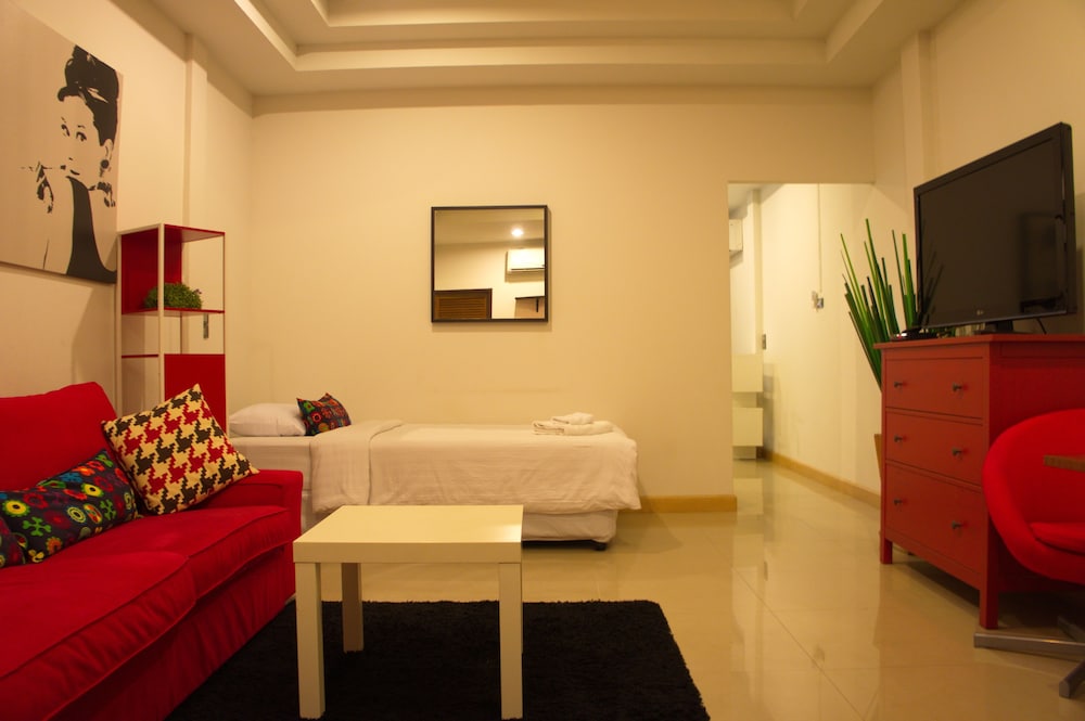 Ratchadamnoen Residence 57/75