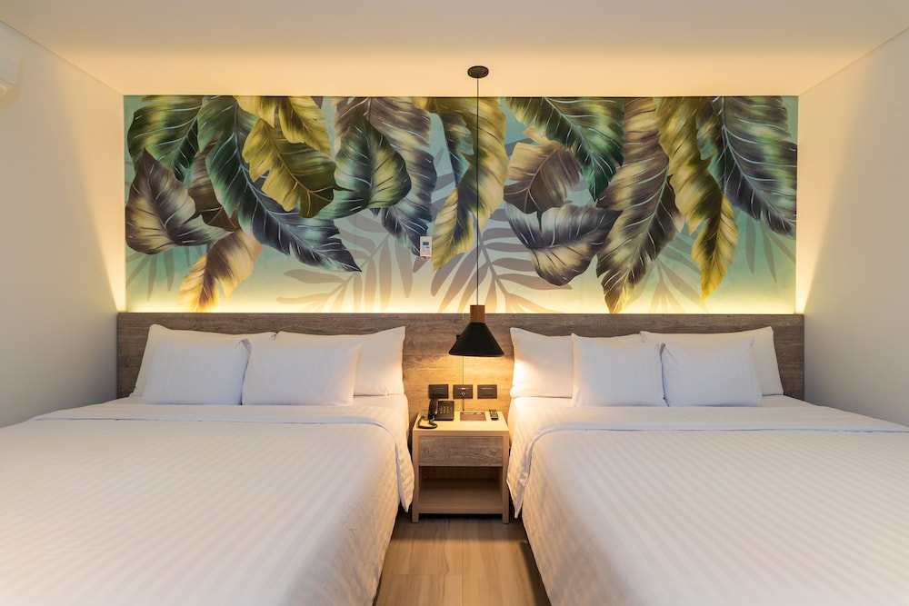 Sea Avenue Hotel 13/47
