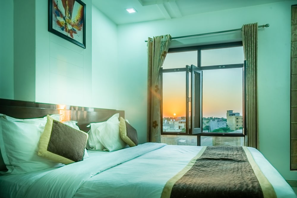 Hotel Radhika Jaisalmer 8/48