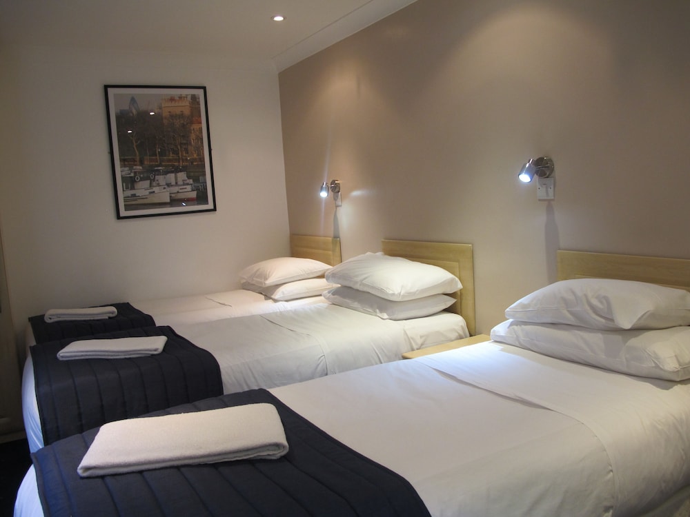 Alhambra Hotel 15/50