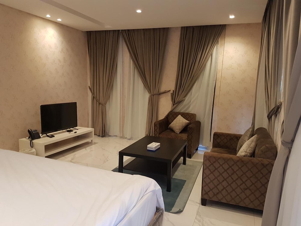 Magic Suite Hotel Salmiya 43/51