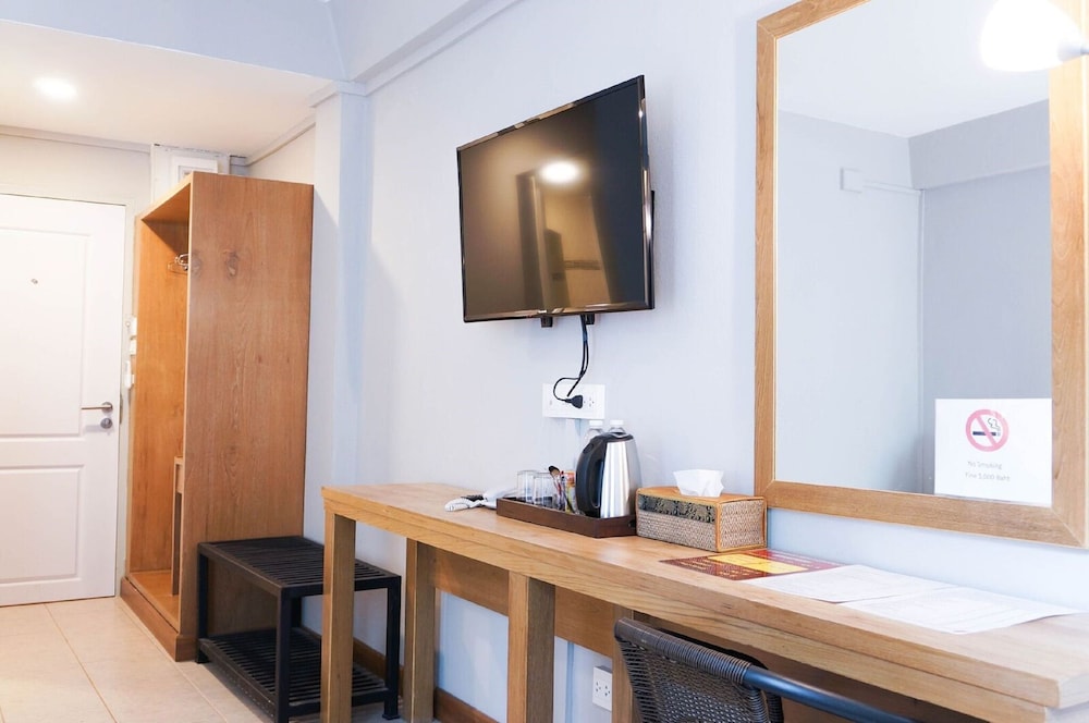 RATANA HOTEL CHIANG MAI 48/49