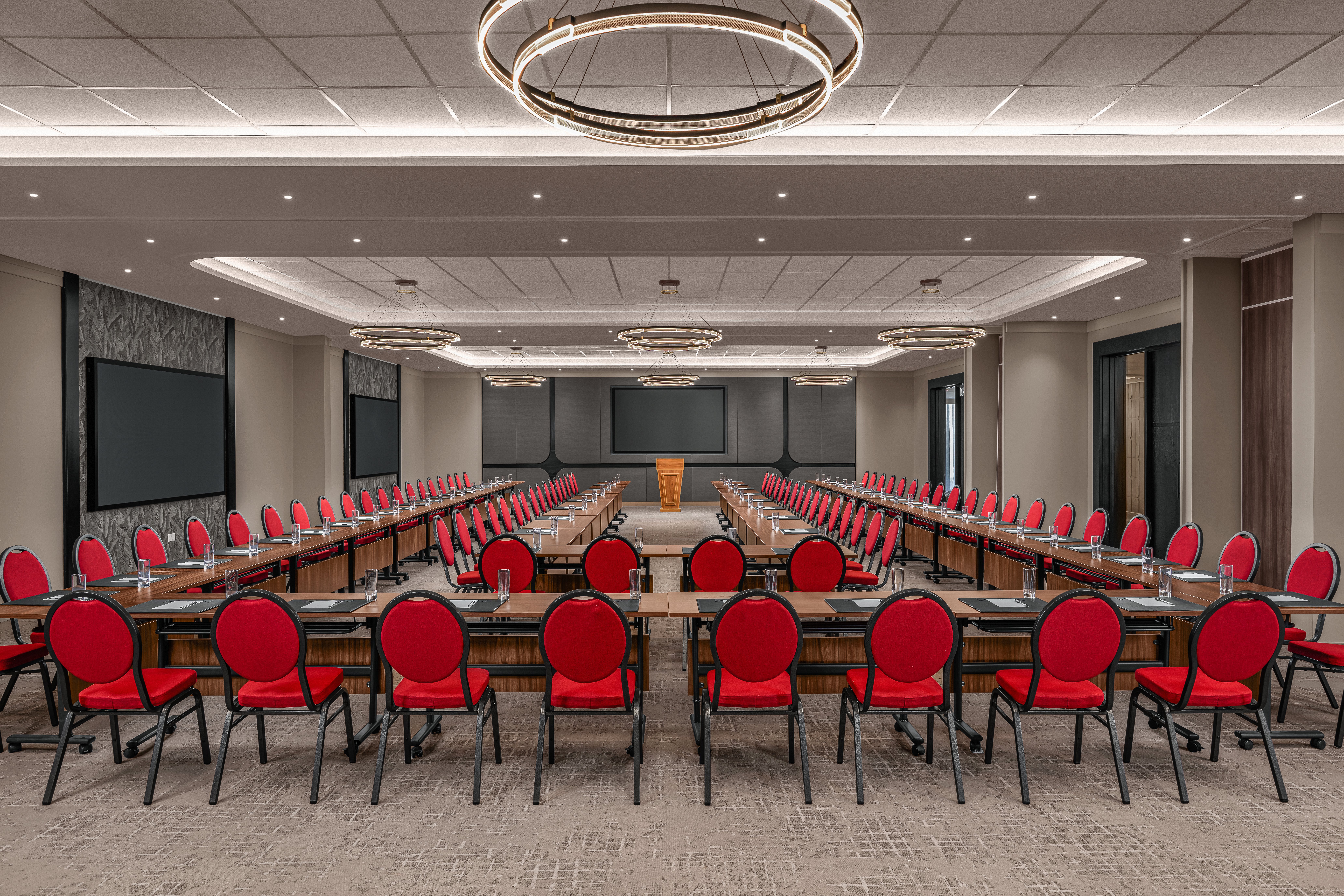 Crowne Plaza Dar Es Salaam 65/74
