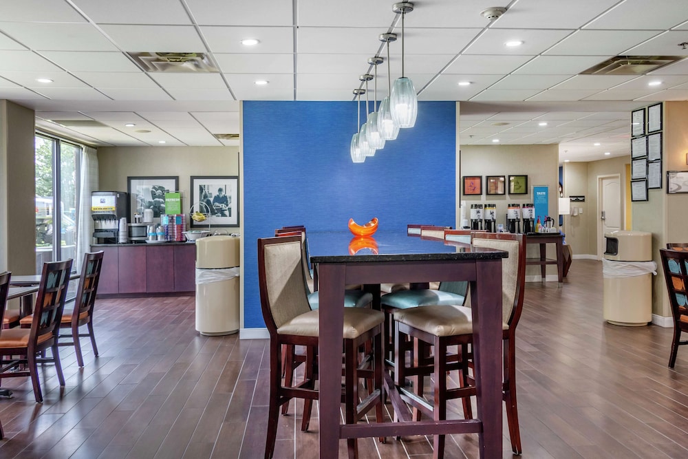 Hampton Inn Adel 28/45