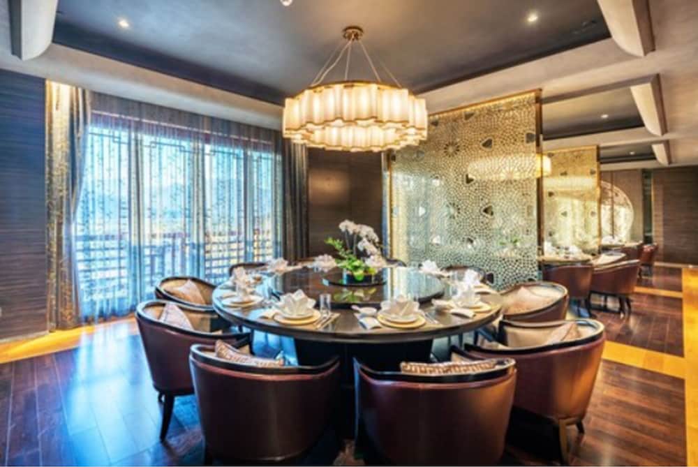 Grand Bay Hotel Beijing 56/70