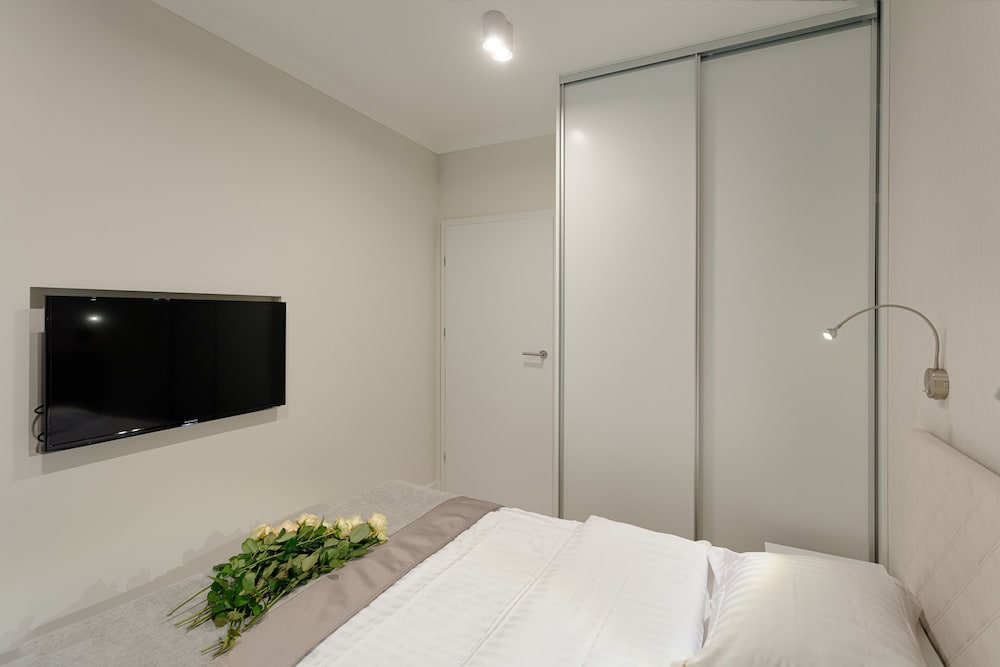 APARTMENT, DOUBLE BED