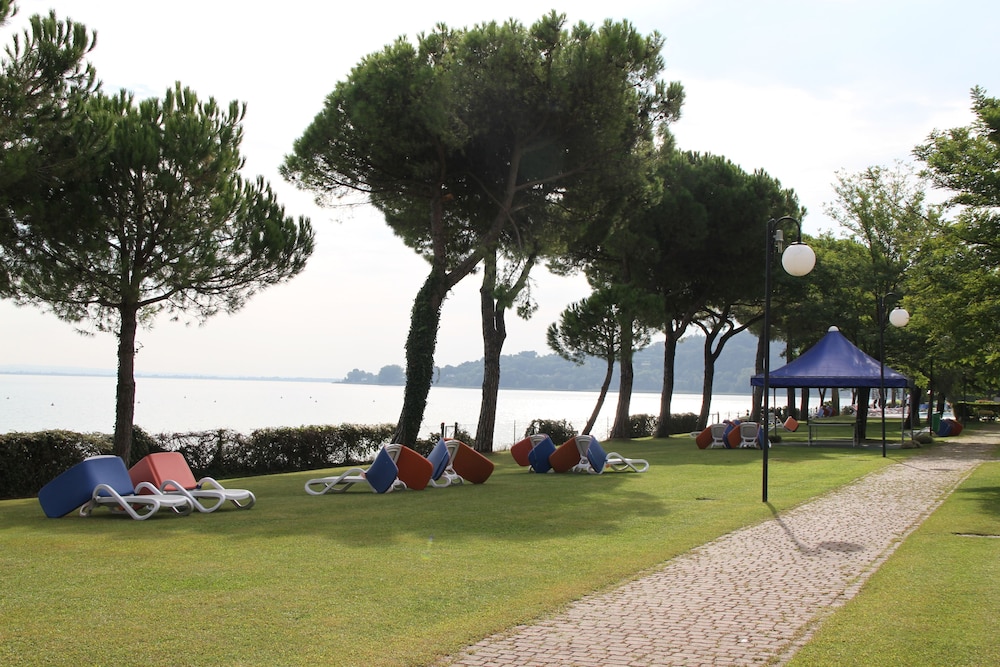 Le Corti Del Lago 15/29