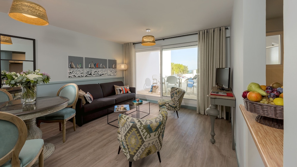 Hotel La Reserve 39/77