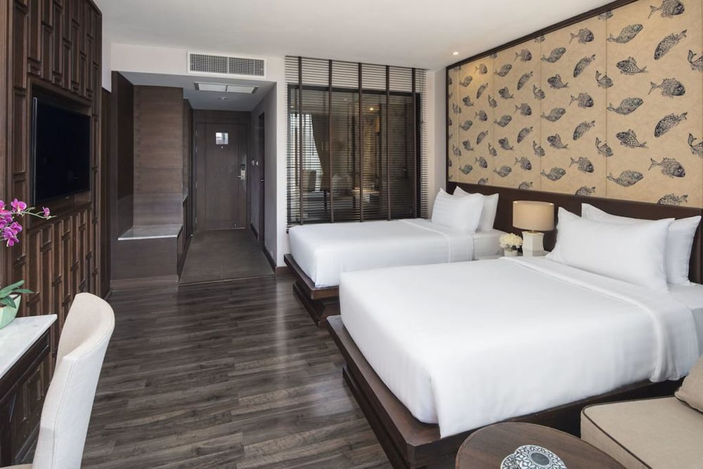 DELUXE, TWIN BEDS