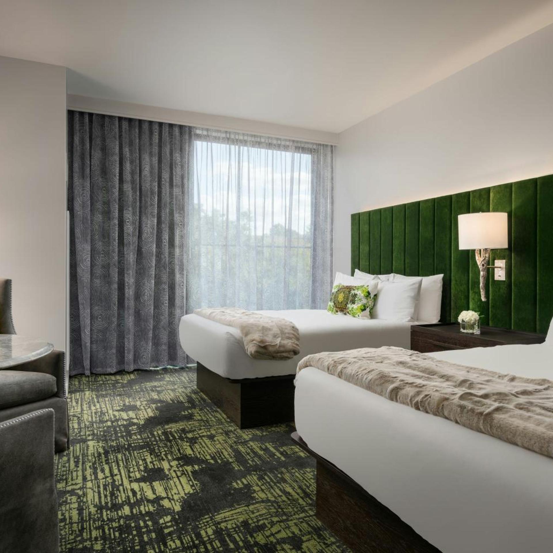 Standard, 2 Queen Beds, City View