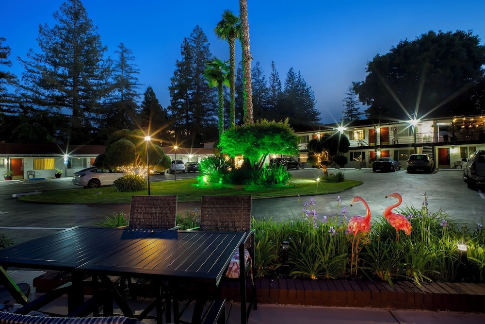The Palo Alto Inn 39/45