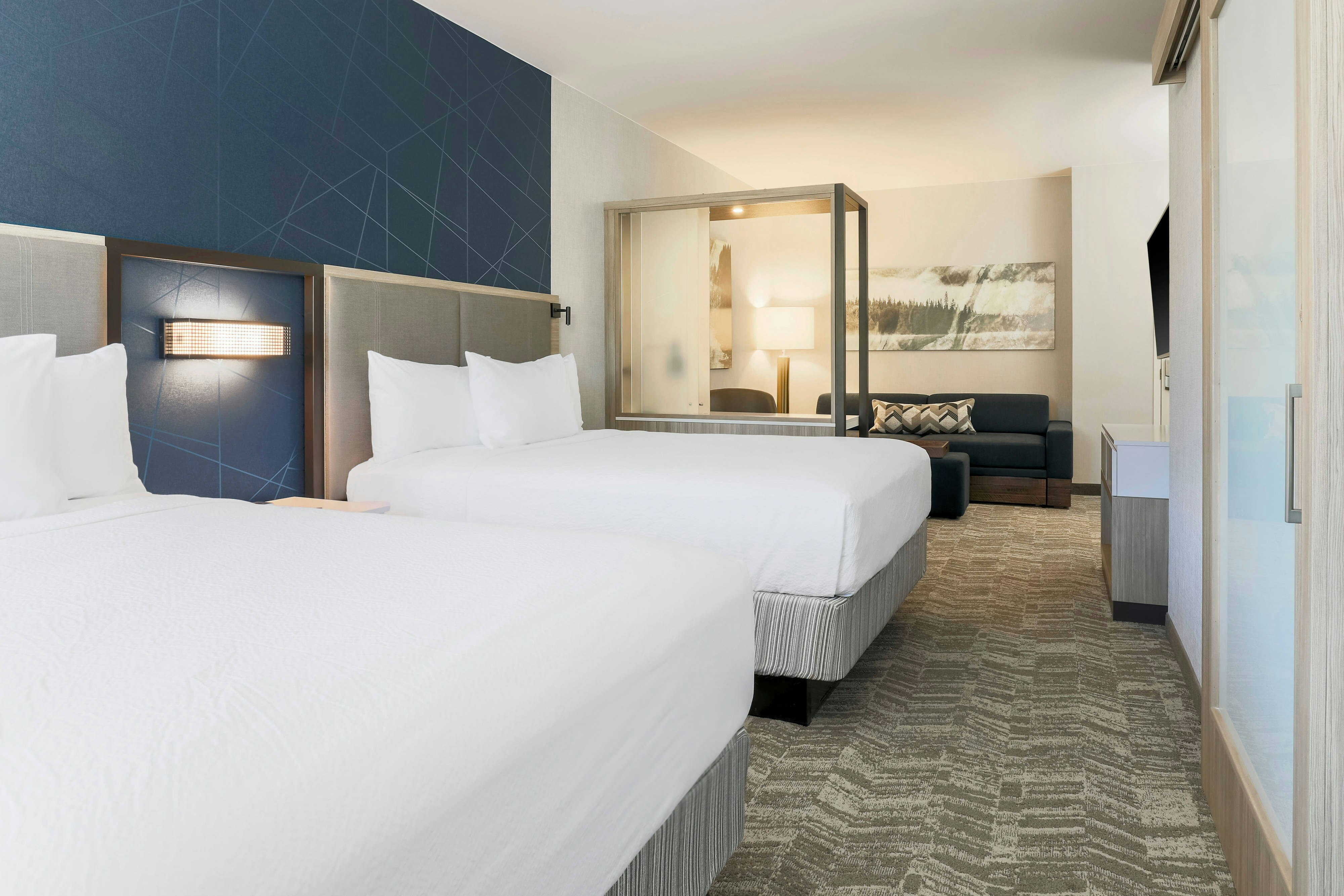 2 Queen Suites