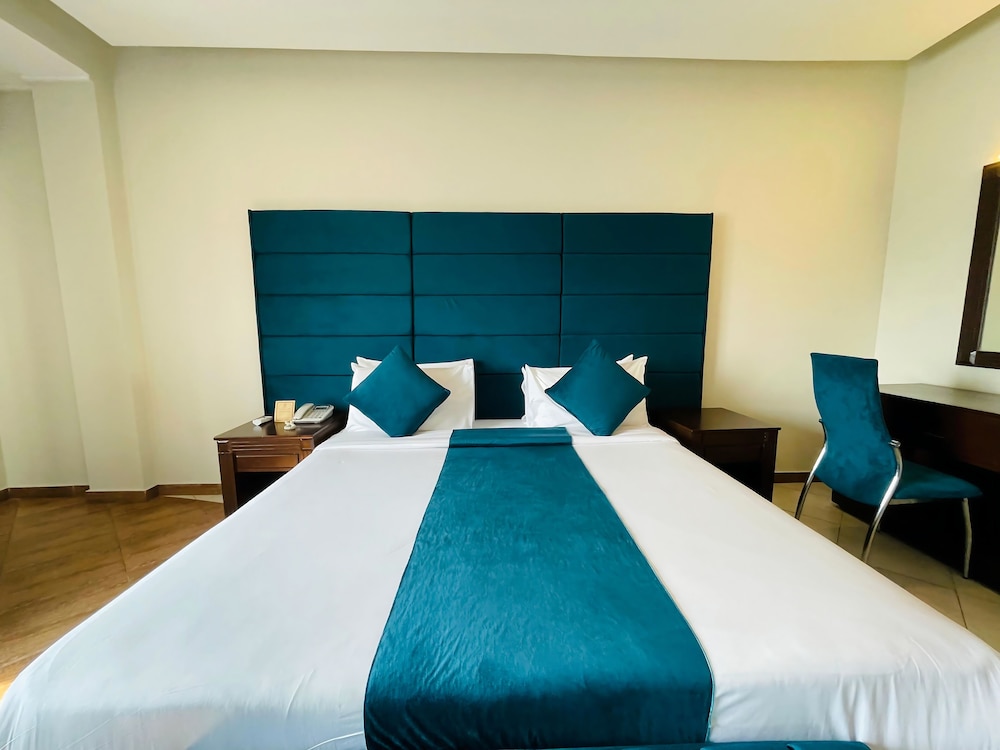 Grand Regency Hotel 36/50