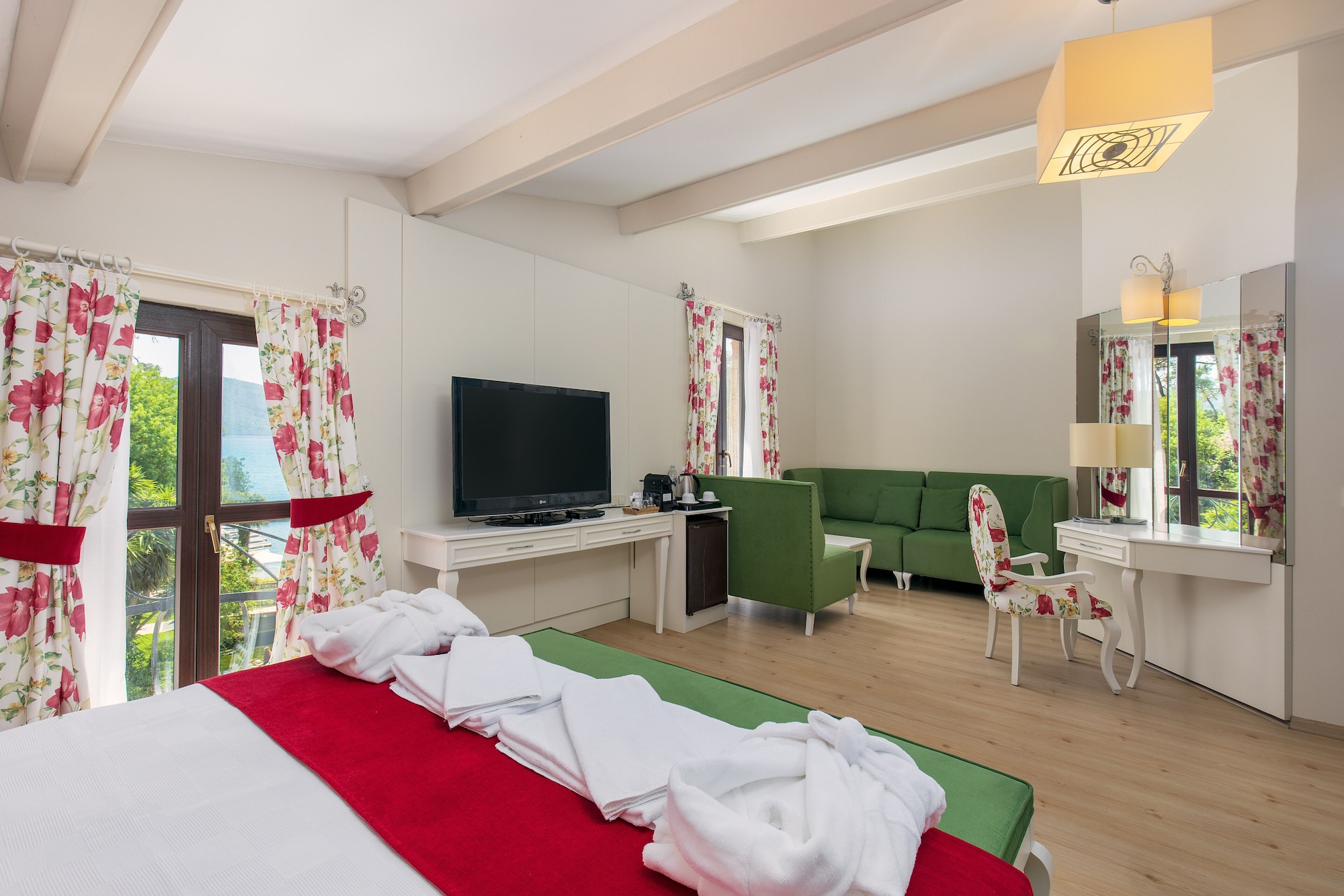Suite, 1 Double and 1 Single Bed, Queen Bed, Baga Hotel 5/9