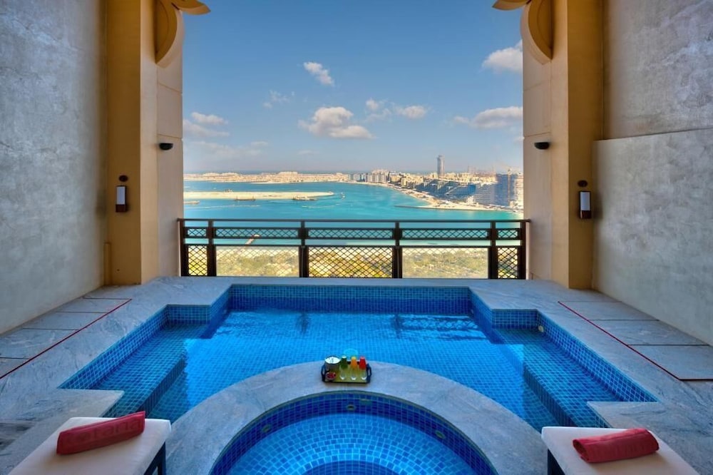 swimming pool spa