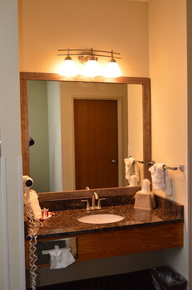Red Lion Inn & Suites Gretna 19/30