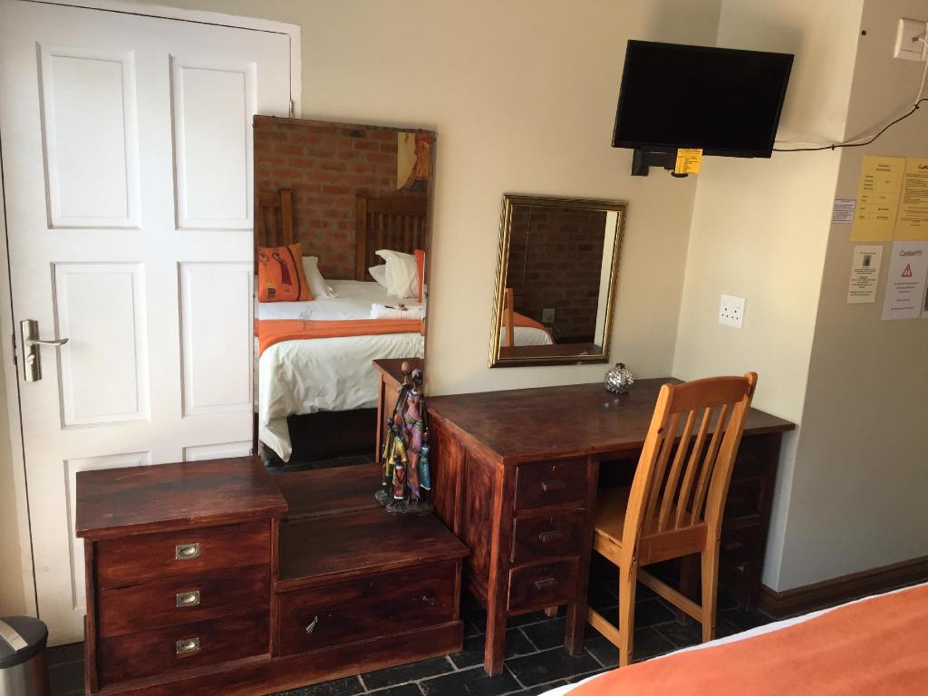 Travellers Nest Guesthouse 2/93