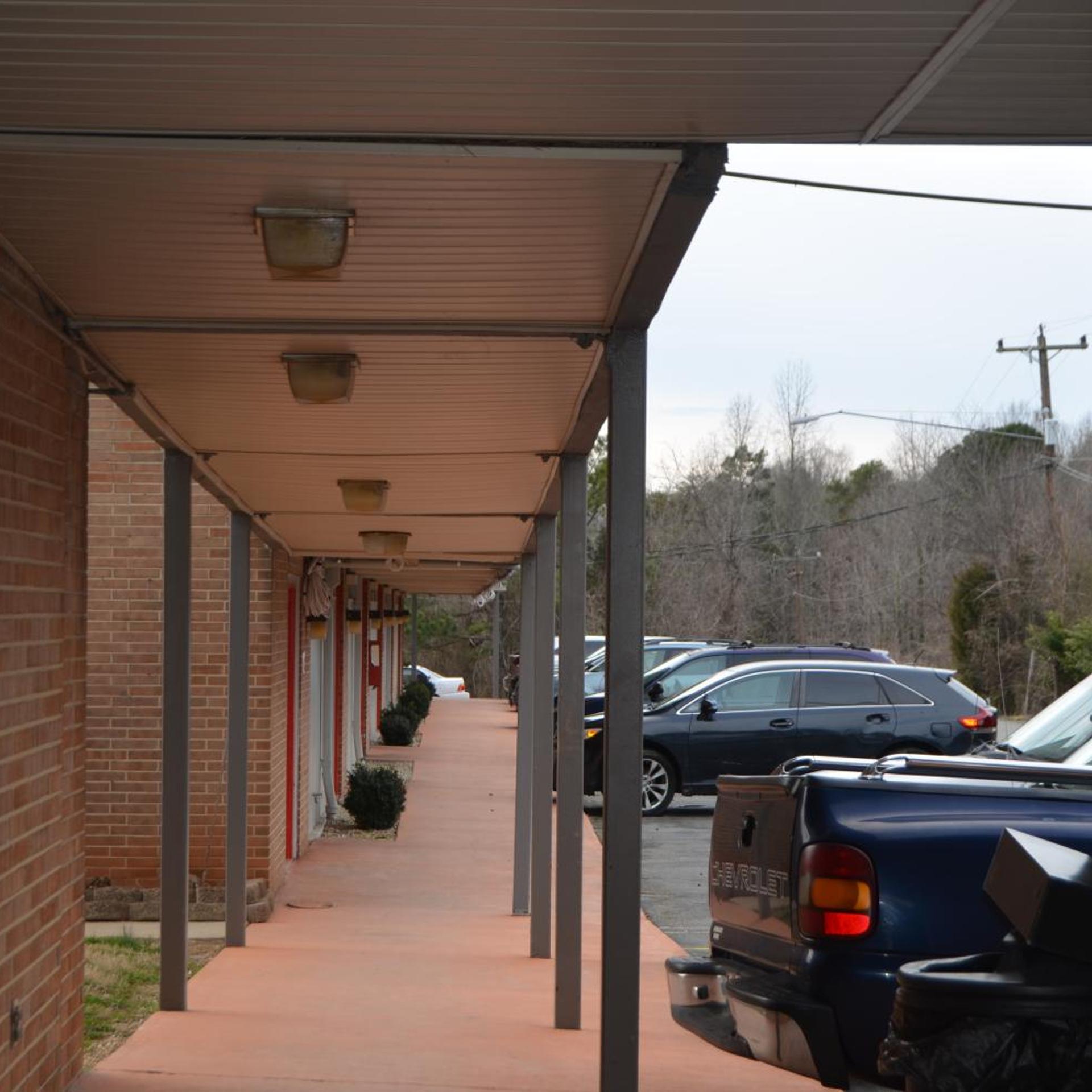 Amerihill Inn Suites Greensboro 22/41
