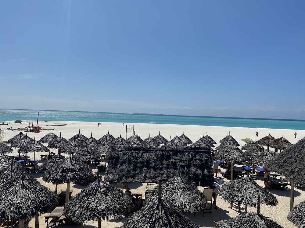 Palumbo Kendwa Beach 16/26