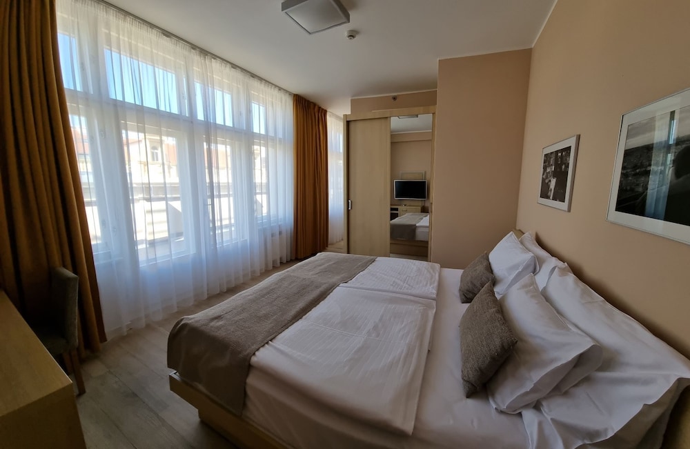 Amarilis Jerome Hotel 17/57