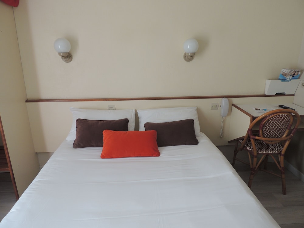 Hotel Crocus Caen Memorial 9/32