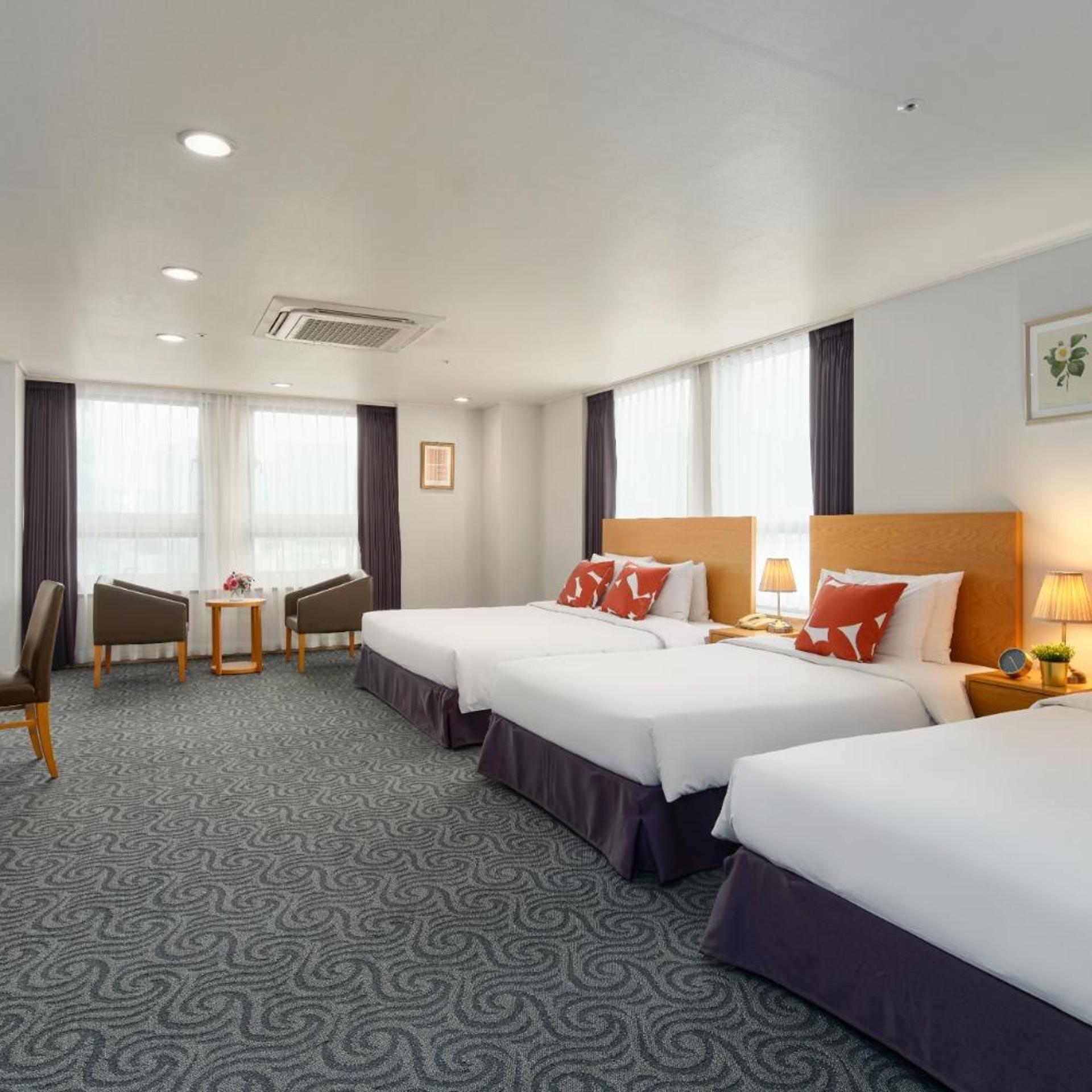 جناح جونيور، Hotel Atrium Jongno 3/8