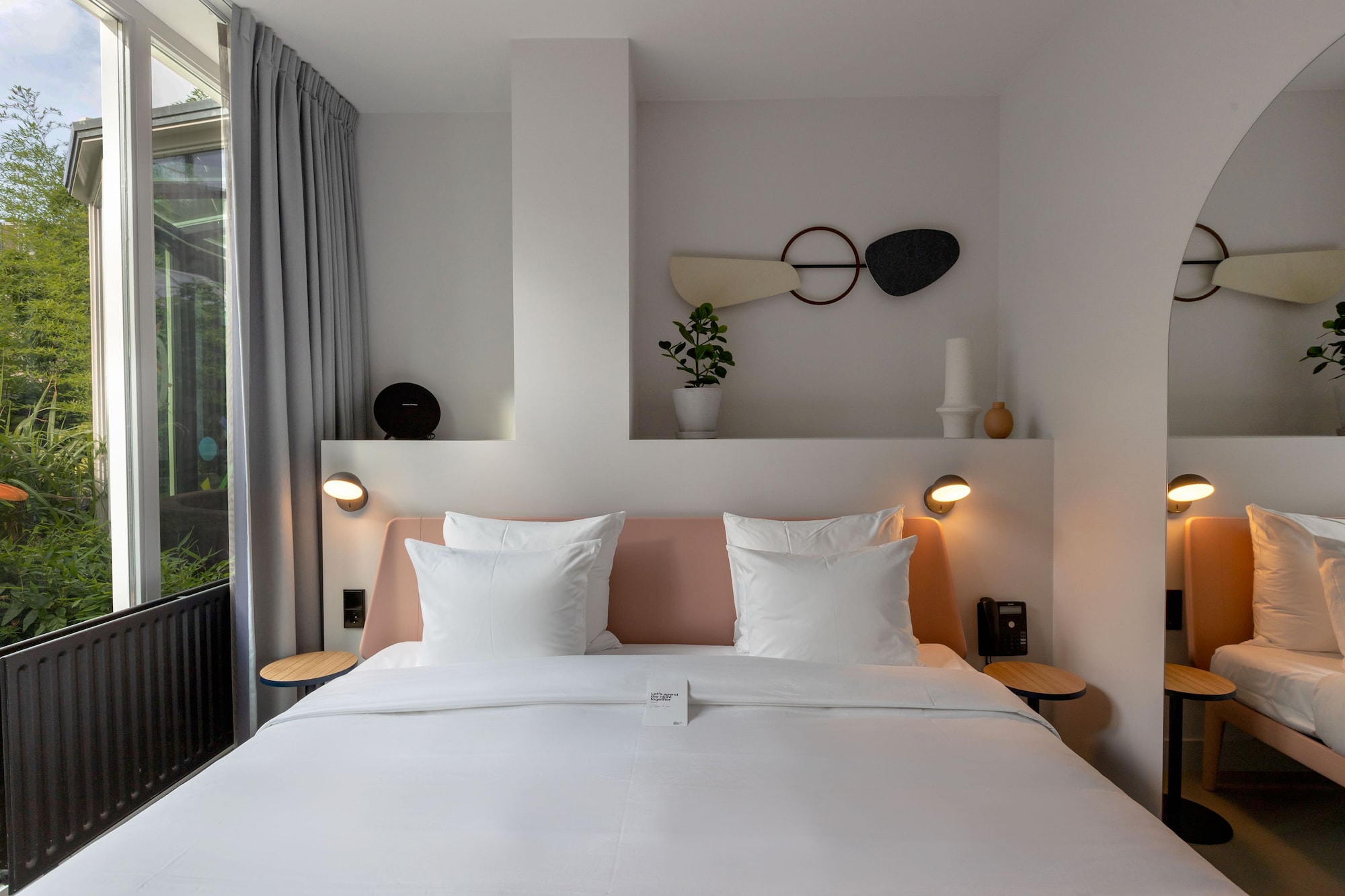 Wow, King Bed