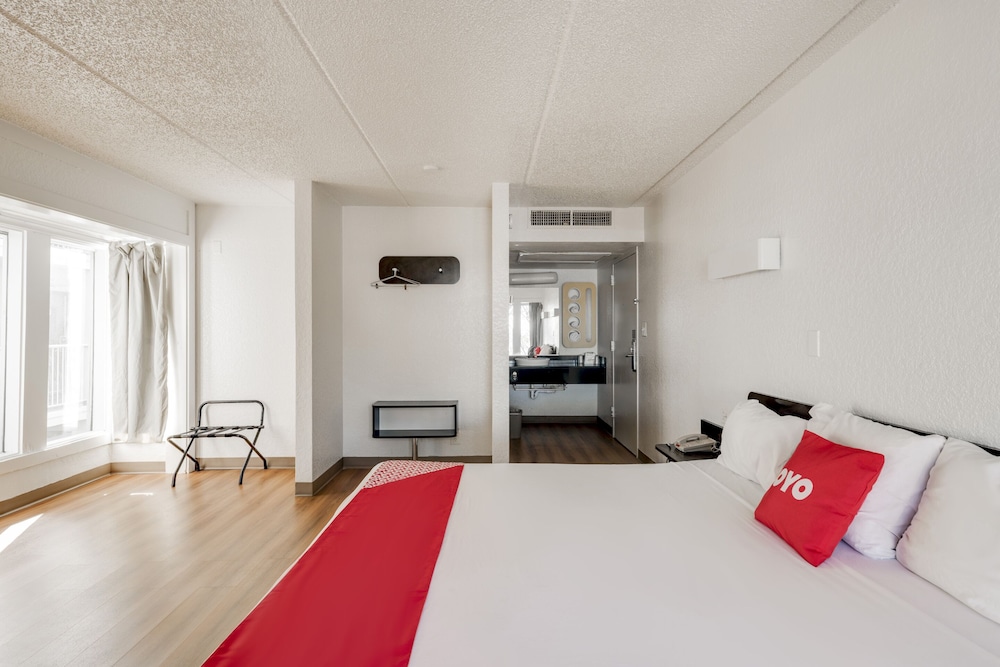 OYO Hotel Houston Katy Freeway 18/27