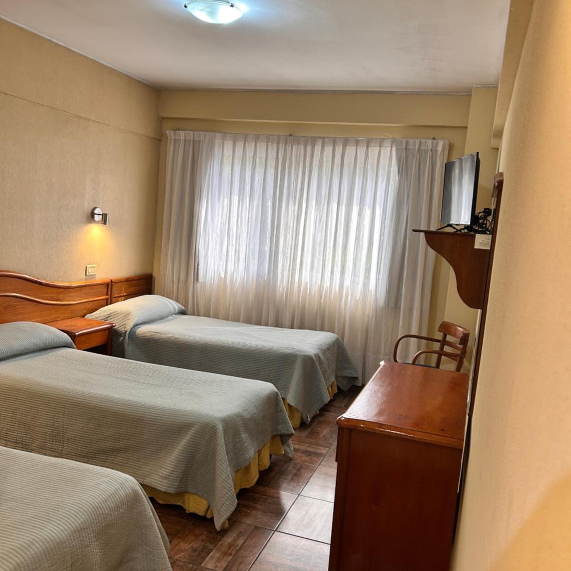 LUEY HOTEL 8/38