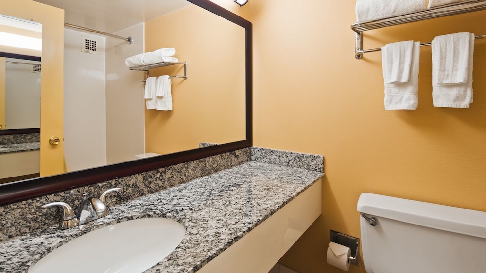 Clarion Inn Falls Church-Arlington 6/17