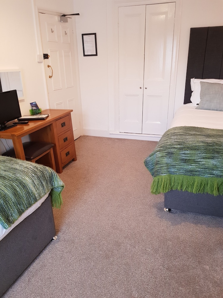 Ty Helyg Guest House 33/50
