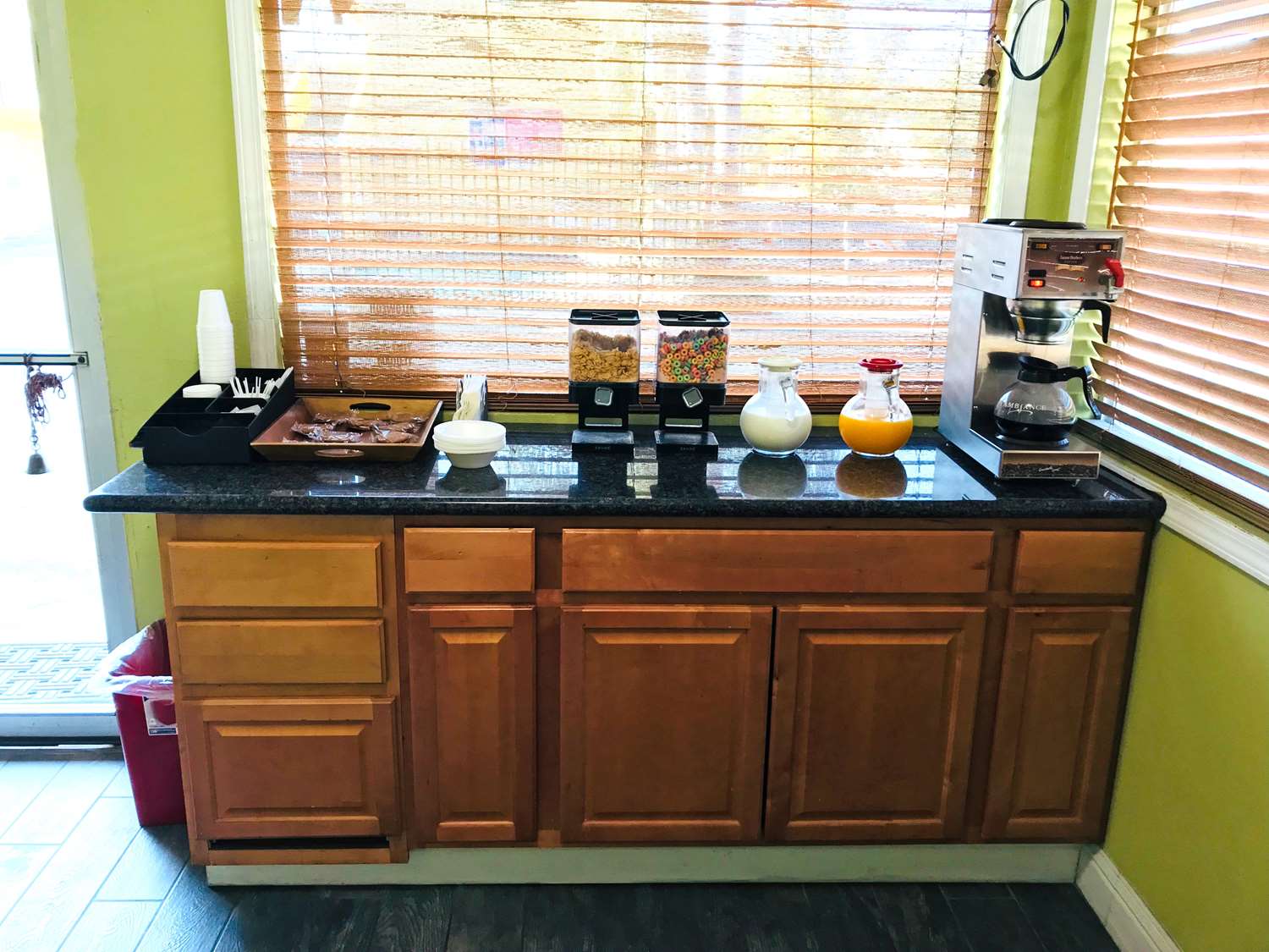 Americas Best Value Inn Visalia 5/7