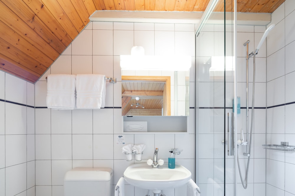 ROOM, DOUBLE BED, ATTIC