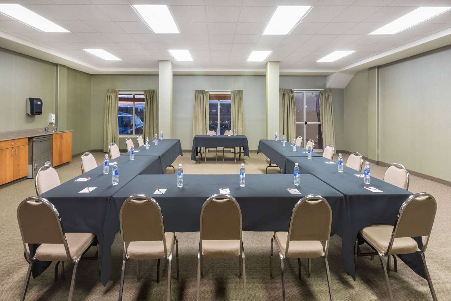 Ramada Clairmont/Grande Prairie 14/17