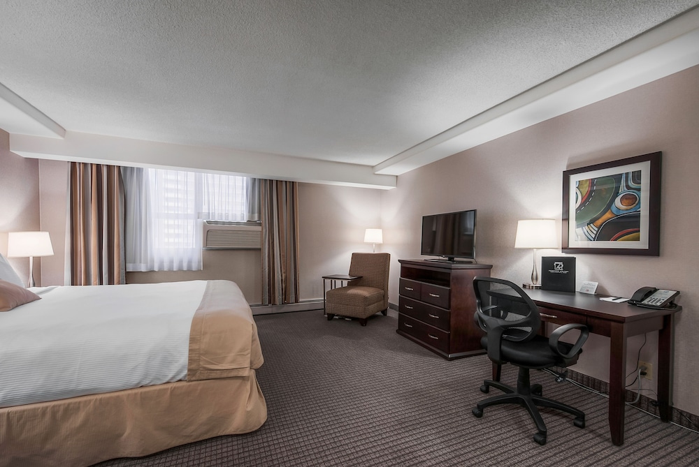 Coast Calgary Downtown Hotel and Suites by APA 23/61