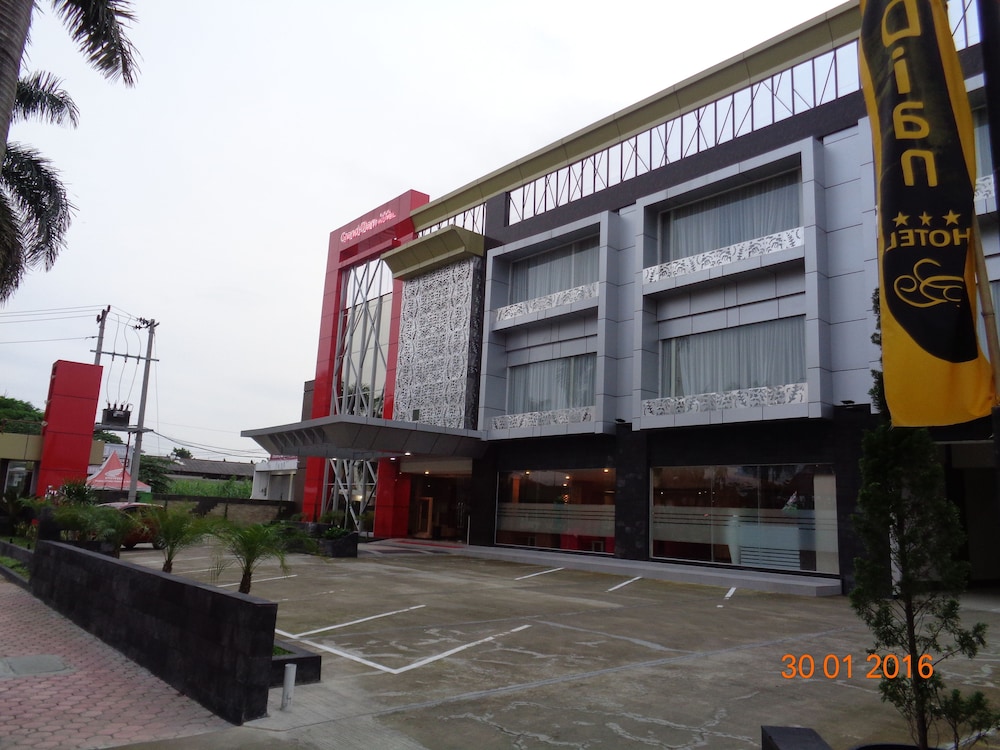 Grand Dian Slawi 24/30