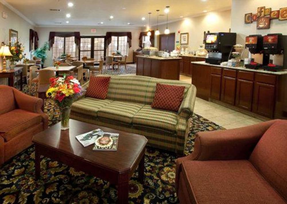 Quality Inn and Suites Near University 25/39