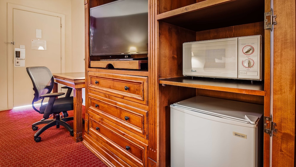 Best Western Plus King's Inn & Suites 31/37