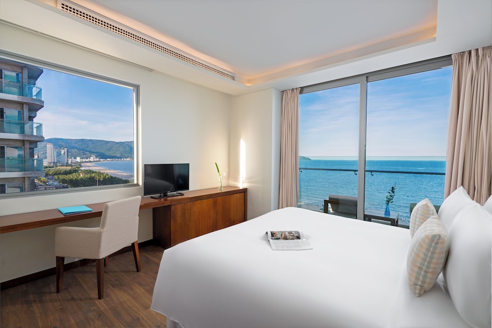 1 BEDROOM, SUITE, OCEAN VIEW, BALCONY