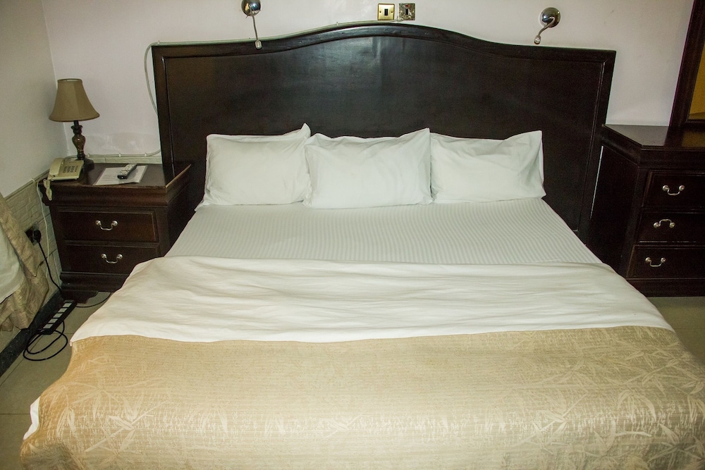 Tivoli Residence & Bar photo3