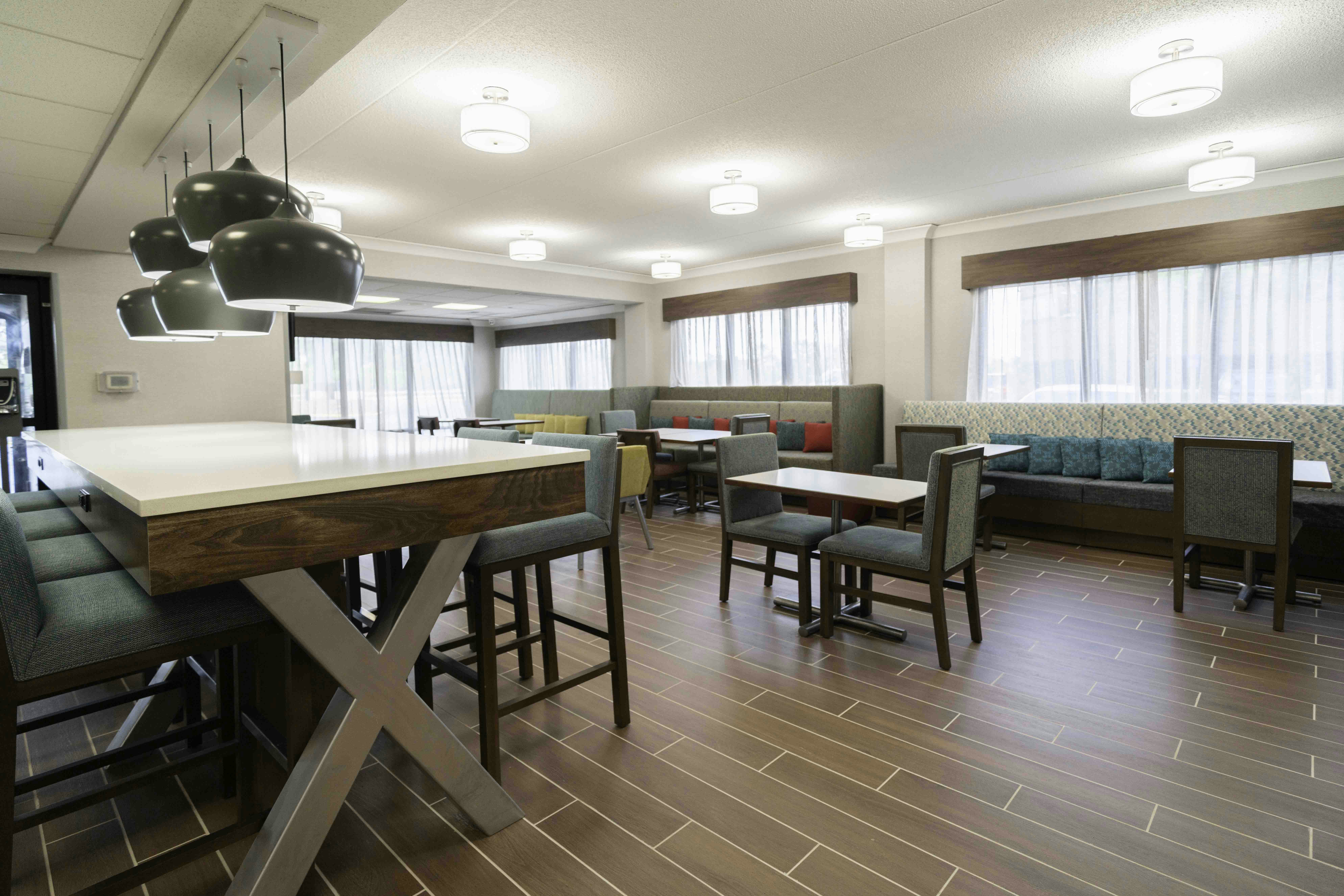 Hampton Inn St. Louis - Westport 30/40